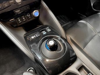 NISSAN LEAF 40kWh Tekna Hatchback 5dr Electric Auto (150 ps)
