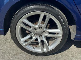 AUDI A1 1.4 TFSI S line Sportback 5dr Petrol S Tronic Euro 5 (s/s) (122 