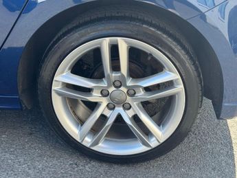 AUDI A1 1.4 TFSI S line Sportback 5dr Petrol S Tronic Euro 5 (s/s) (122 