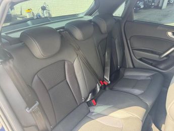 AUDI A1 1.4 TFSI S line Sportback 5dr Petrol S Tronic Euro 5 (s/s) (122 