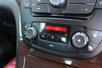 VAUXHALL INSIGNIA 1.8 16V SE Hatchback 5dr Petrol Manual Euro 5 (140 ps)