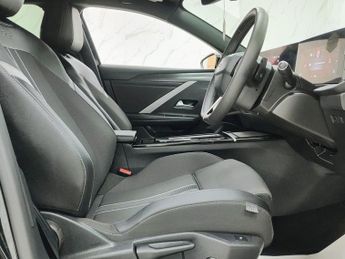 VAUXHALL ASTRA 1.2 Turbo GS Sports Tourer 5dr Petrol Auto Euro 6 (s/s) (130 ps)