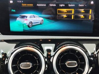 MERCEDES-BENZ A-CLASS 2.0 A35 AMG (Executive) Hatchback 5dr Petrol SpdS DCT 4MATIC Eur