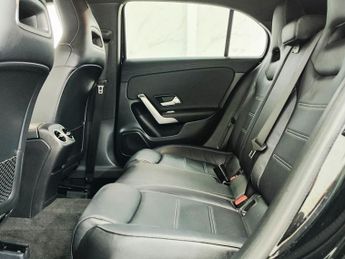 MERCEDES-BENZ A-CLASS 2.0 A35 AMG (Executive) Hatchback 5dr Petrol SpdS DCT 4MATIC Eur