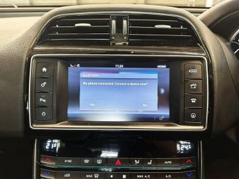 JAGUAR XE 2.0d Prestige Saloon 4dr Diesel Auto Euro 6 (s/s) (163 ps)