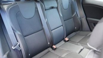 VOLVO V40 1.6 D2 SE Hatchback 5dr Diesel Manual Euro 5 (s/s) (115 ps)