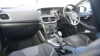 VOLVO V40 1.6 D2 SE Hatchback 5dr Diesel Manual Euro 5 (s/s) (115 ps)