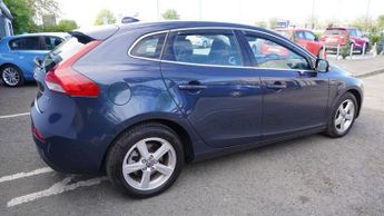 VOLVO V40 1.6 D2 SE Hatchback 5dr Diesel Manual Euro 5 (s/s) (115 ps)