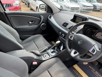 RENAULT MEGANE 1.5 dCi Dynamique TomTom Sport Tourer 5dr Diesel EDC Euro 5 (110
