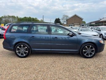 VOLVO V70 3.0 T6 SE Sport Estate 5dr Petrol Geartronic AWD Euro 4 (285 ps)