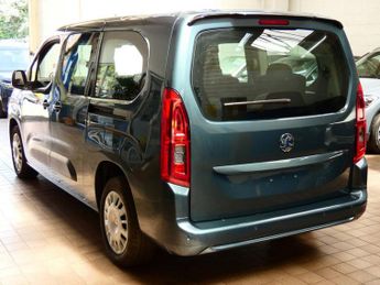 VAUXHALL Combo Life Electric 52kWh Design XL MPV 5dr Electric Auto (7.4kW Charger) (136 ps)