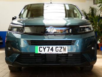 VAUXHALL Combo Life Electric 52kWh Design XL MPV 5dr Electric Auto (7.4kW Charger) (136 ps)