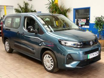 VAUXHALL Combo Life Electric 52kWh Design XL MPV 5dr Electric Auto (7.4kW Charger) (136 ps)