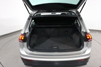 VOLKSWAGEN TIGUAN 2.0 TDI SE SUV 5dr Diesel DSG Euro 6 (s/s) (150 ps)