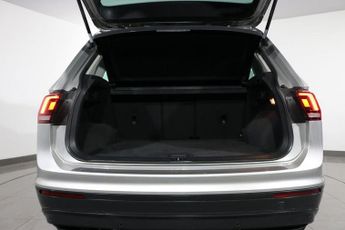 VOLKSWAGEN TIGUAN 2.0 TDI SE SUV 5dr Diesel DSG Euro 6 (s/s) (150 ps)