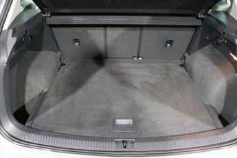 VOLKSWAGEN TIGUAN 2.0 TDI SE SUV 5dr Diesel DSG Euro 6 (s/s) (150 ps)
