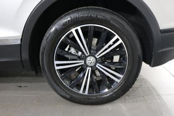 VOLKSWAGEN TIGUAN 2.0 TDI SE SUV 5dr Diesel DSG Euro 6 (s/s) (150 ps)