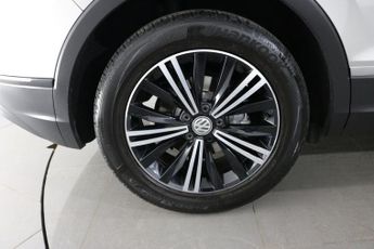 VOLKSWAGEN TIGUAN 2.0 TDI SE SUV 5dr Diesel DSG Euro 6 (s/s) (150 ps)