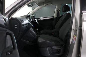 VOLKSWAGEN TIGUAN 2.0 TDI SE SUV 5dr Diesel DSG Euro 6 (s/s) (150 ps)