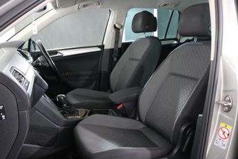 VOLKSWAGEN TIGUAN 2.0 TDI SE SUV 5dr Diesel DSG Euro 6 (s/s) (150 ps)