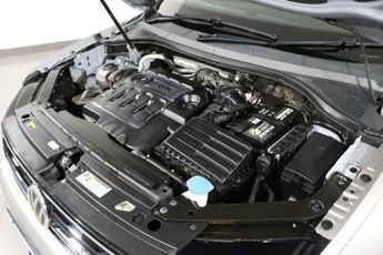 VOLKSWAGEN TIGUAN 2.0 TDI SE SUV 5dr Diesel DSG Euro 6 (s/s) (150 ps)