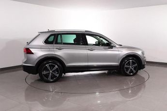 VOLKSWAGEN TIGUAN 2.0 TDI SE SUV 5dr Diesel DSG Euro 6 (s/s) (150 ps)