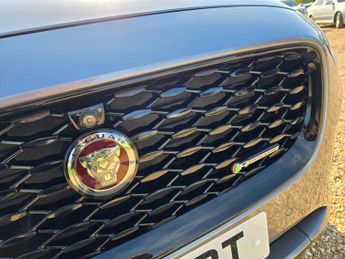 JAGUAR E-PACE 2.0 D204 MHEV R-Dynamic HSE SUV 5dr Diesel Auto AWD Euro 6 (s/s)