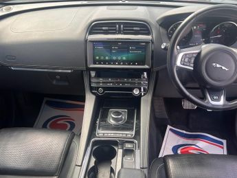 JAGUAR F-PACE 2.0 D180 R-Sport SUV 5dr Diesel Auto AWD Euro 6 (s/s) (180 ps)