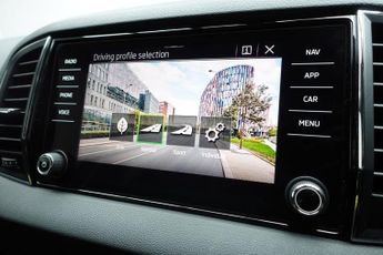 SKODA KAROQ 1.5 TSI ACT SE L SUV 5dr Petrol DSG Euro 6 (s/s) (150 ps)