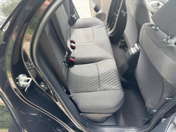 TOYOTA YARIS 1.5 VVT-h Design Hatchback 5dr Petrol Hybrid E-CVT Euro 6 (s/s) 