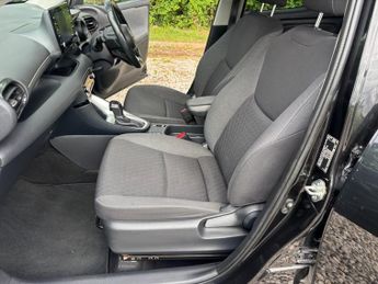 TOYOTA YARIS 1.5 VVT-h Design Hatchback 5dr Petrol Hybrid E-CVT Euro 6 (s/s) 