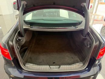 JAGUAR XF 2.0d R-Sport Saloon 4dr Diesel Auto Euro 6 (s/s) (180 ps)