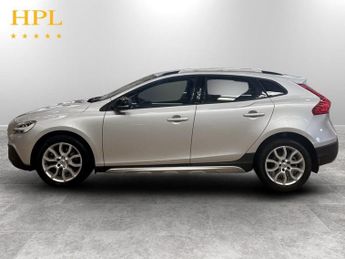VOLVO V40 CROSS COUNTRY 1.5 T3 GPF Hatchback 5dr Petrol Auto Euro 6 (s/s) (152 ps)
