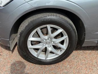 VOLVO XC60 2.0 D4 Momentum SUV 5dr Diesel Auto AWD Euro 6 (s/s) (190 ps)