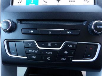 FORD MONDEO 2.0 TDCi Zetec Hatchback 5dr Diesel Manual Euro 6 (s/s) (150 ps)
