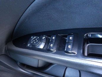 FORD MONDEO 2.0 TDCi Zetec Hatchback 5dr Diesel Manual Euro 6 (s/s) (150 ps)