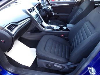 FORD MONDEO 2.0 TDCi Zetec Hatchback 5dr Diesel Manual Euro 6 (s/s) (150 ps)