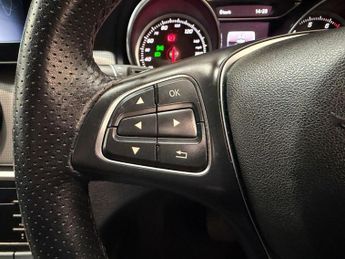 MERCEDES-BENZ GLA 1.6 GLA180 Urban Edition SUV 5dr Petrol 7G-DCT Euro 6 (s/s) (122