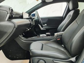 MERCEDES-BENZ A CLASS 2.0 A200d Sport (Executive) Hatchback 5dr Diesel 8G-DCT Euro 6 (