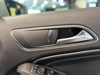 MERCEDES-BENZ A-CLASS 2.1 A200d Sport (Premium) Hatchback 5dr Diesel 7G-DCT Euro 6 (s/