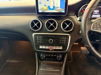 MERCEDES-BENZ A-CLASS 2.1 A200d Sport (Premium) Hatchback 5dr Diesel 7G-DCT Euro 6 (s/