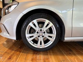 MERCEDES-BENZ A-CLASS 2.1 A200d Sport (Premium) Hatchback 5dr Diesel 7G-DCT Euro 6 (s/