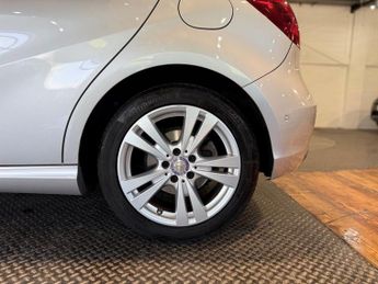 MERCEDES-BENZ A-CLASS 2.1 A200d Sport (Premium) Hatchback 5dr Diesel 7G-DCT Euro 6 (s/