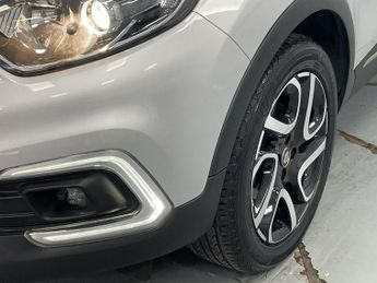RENAULT CAPTUR 1.3 TCe ENERGY Iconic SUV 5dr Petrol Manual Euro 6 (s/s) (130 ps