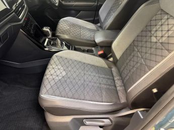 VOLKSWAGEN T-ROC 1.5 TSI R-Line SUV 5dr Petrol DSG Euro 6 (s/s) (150 ps)