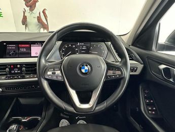 BMW 1 SERIES 1.5 118i SE Hatchback 5dr Petrol DCT Euro 6 (s/s) (140 ps)