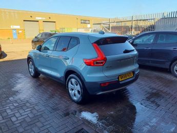 VOLVO XC40 2.0 D3 Momentum Pro SUV 5dr Diesel Auto AWD Euro 6 (s/s) (150 ps