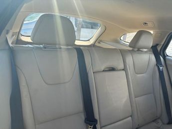 VOLVO V60 2.4 D5 SE Lux Nav Estate 5dr Diesel Geartronic Euro 5 (215 ps)