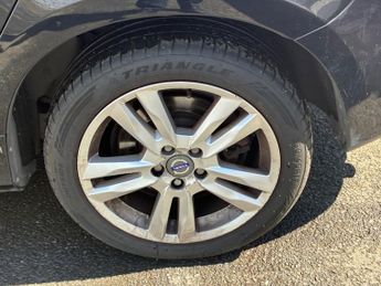 VOLVO V60 2.4 D5 SE Lux Nav Estate 5dr Diesel Geartronic Euro 5 (215 ps)