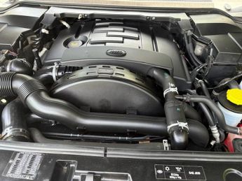 LAND ROVER DISCOVERY 4 3.0 SD V6 HSE Luxury SUV 5dr Diesel Auto 4WD Euro 5 (s/s) (255 b
